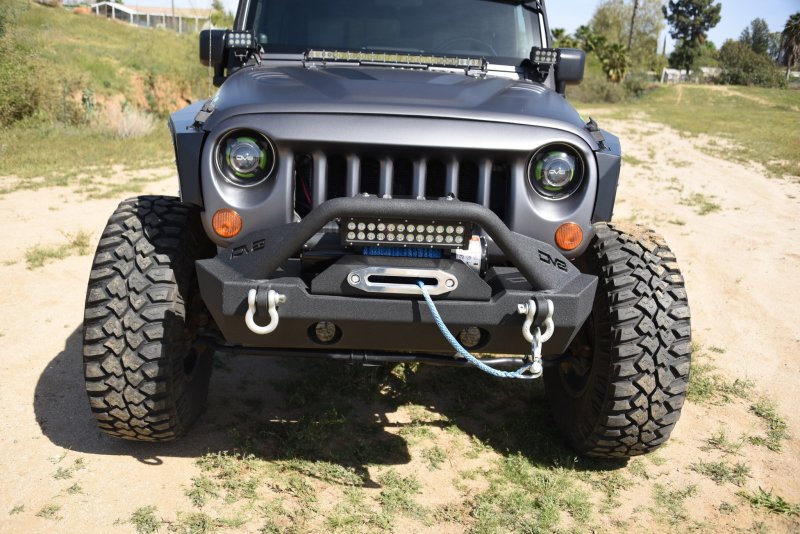 DV8 Offroad 07-18 Jeep Wrangler JK/JL FS-15 Steel Stubby Front Bumper w/ Fog Lights